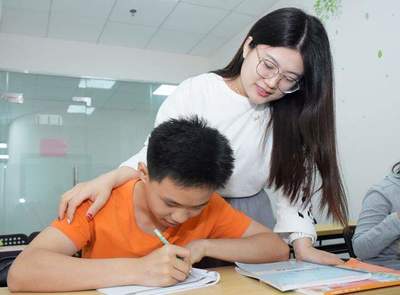 校外培訓政策新規(guī) 課后看護服務成合規(guī)關鍵，雙條件明確補課門檻